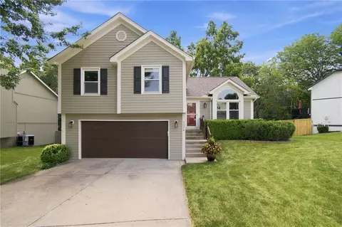 7324 N Richmond Ave, Kansas City, MO 64158