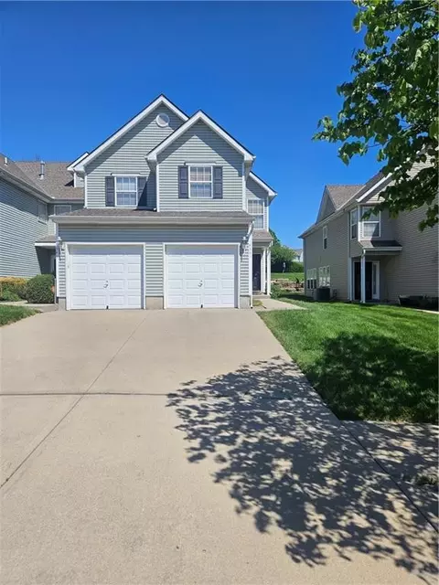 8341 N Kensington Ave, Kansas City, MO 64119