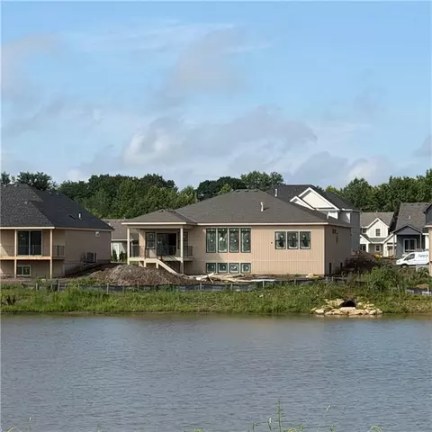 2343 Foxtail Dr, Kearney, MO 64060