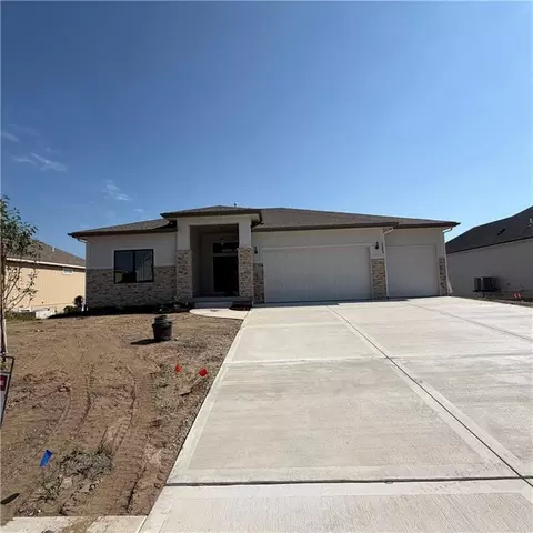 2343 Foxtail Dr, Kearney, MO 64060