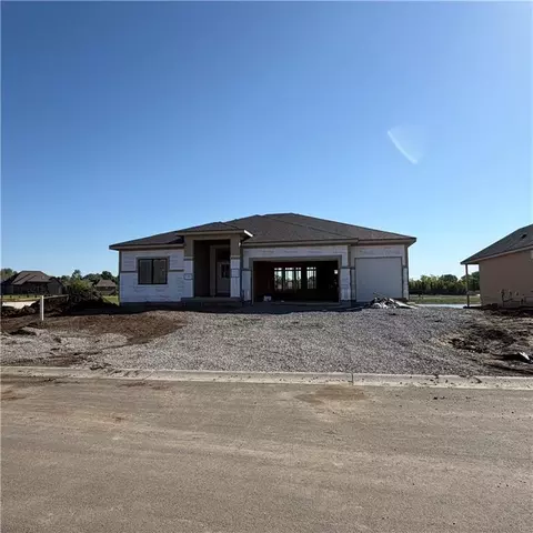 2343 Foxtail Dr, Kearney, MO 64060