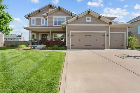 1533 SW 41st St, Lees Summit, MO 64082