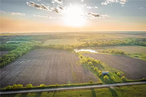 T Road, Eureka, KS 66860