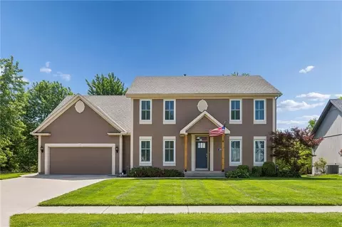 1021 Black Oak Dr, Liberty, MO 64068