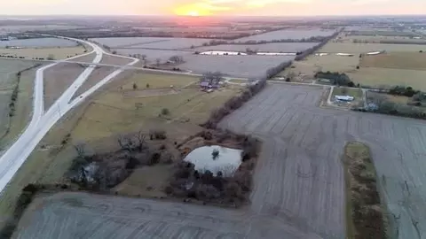 24700 Douglas Rd, Chanute, KS 66720