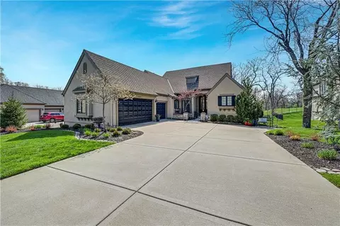 15212 Linden St, Leawood, KS 66224