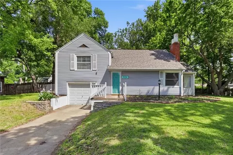 606 NE 44th St, Kansas City, MO 64116