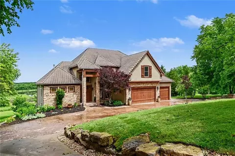 18890 W 252 Nd St, Paola, KS 66071