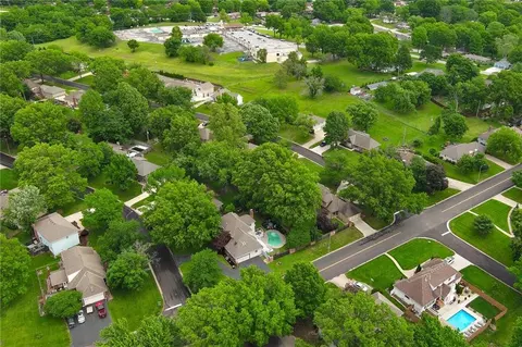 View/Area - 4345 Dover Ave, Independence, MO 64055 photo 6 of 12