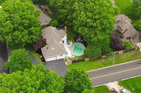 View/Area - 4345 Dover Ave, Independence, MO 64055 photo 9 of 12