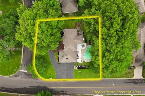 View/Area - 4345 Dover Ave, Independence, MO 64055 photo 1 of 12