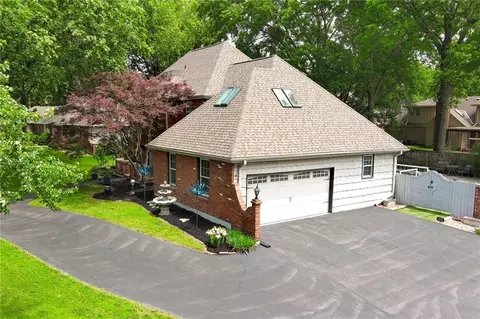 Exterior - 4345 Dover Ave, Independence, MO 64055 photo 12 of 17