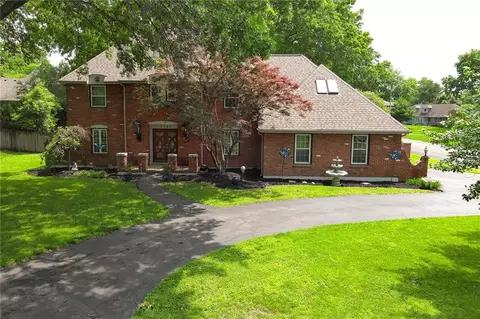 Exterior - 4345 Dover Ave, Independence, MO 64055 photo 13 of 17