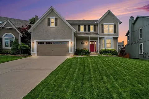 8616 W 127th Pl, Overland Park, KS 66213