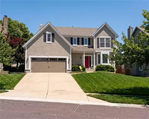 8616 W 127th Pl, Overland Park, KS 66213