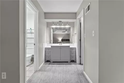 Entry Way - 410 SE Richardson Pl, Lees Summit, MO 64063 photo 3 of 5