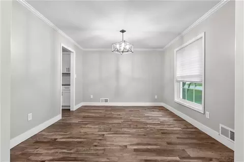 Living - 410 SE Richardson Pl, Lees Summit, MO 64063 photo 3 of 6