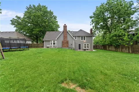 Exterior - 410 SE Richardson Pl, Lees Summit, MO 64063 photo 8 of 8