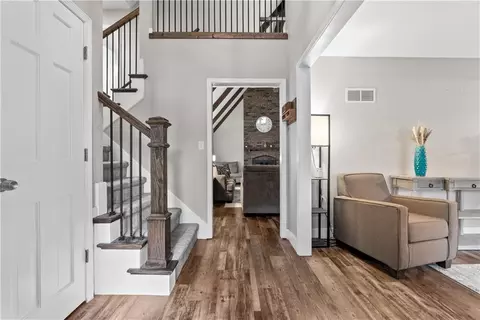 Entry Way - 410 SE Richardson Pl, Lees Summit, MO 64063 photo 2 of 5