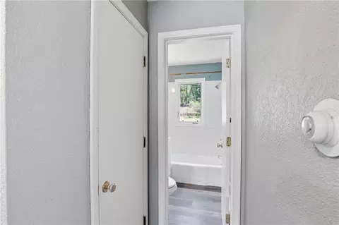 Entry Way - 4300 S Liberty St, Independence, MO 64055 photo 2 of 2