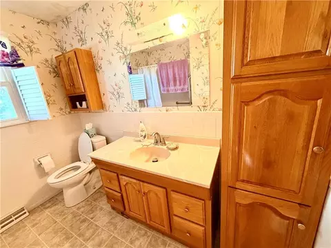 Bath - 97 SW 5th Ln, Lamar, MO 64759 photo 1 of 3