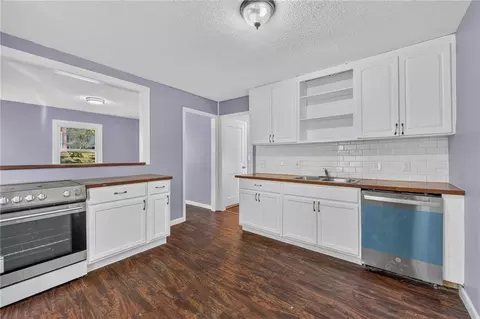 5078 Glenside Dr, Kansas City, MO 64129