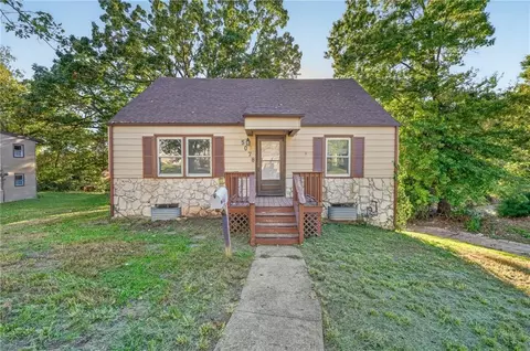 5078 Glenside Dr, Kansas City, MO 64129