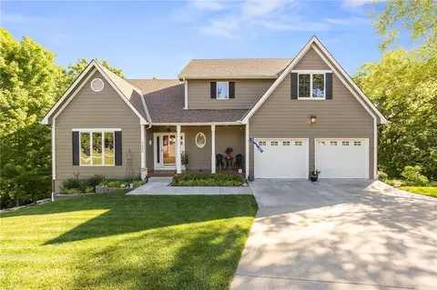 2400 SW Clear Creek Ct, Blue Springs, MO 64015