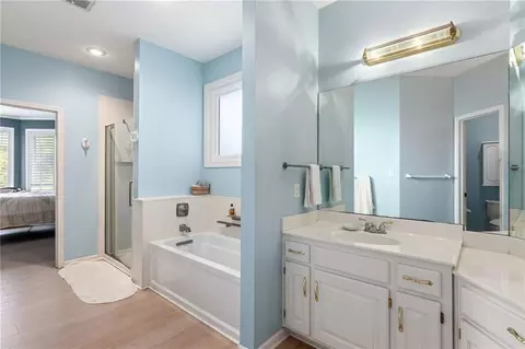 Bath - 11709 E 71st Ct, Raytown, MO 64133 photo 2 of 4