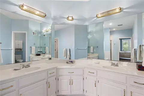 Bath - 11709 E 71st Ct, Raytown, MO 64133 photo 1 of 4