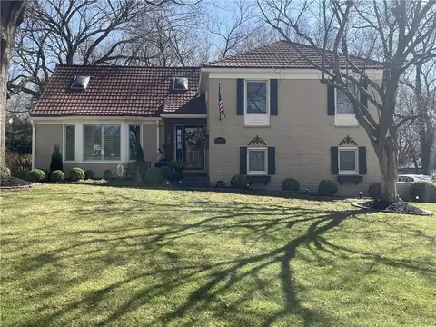 5405 W 80th St, Prairie Village, KS 66208