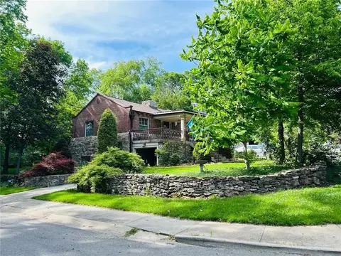 4708 Rockhill Rd, Kansas City, MO 64110