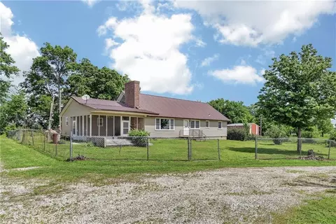 10784 70th St, Chetopa, KS 67336