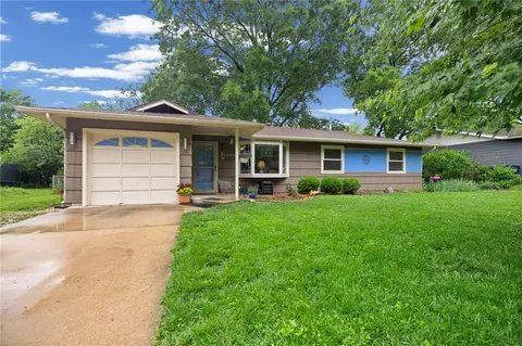 2214 Learnard Ave, Lawrence, KS 66046