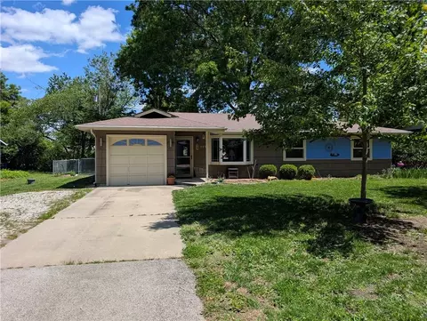 2214 Learnard Ave, Lawrence, KS 66046