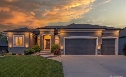 1209 Dunvegan Ln, Raymore, MO 64083