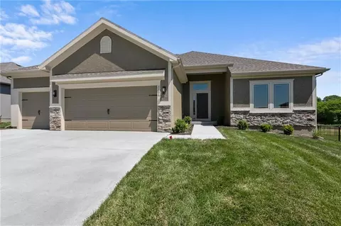 8895 N Monroe Ave, Kansas City, MO 64156