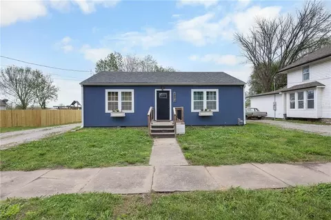 1002 5th St, Osawatomie, KS 66064