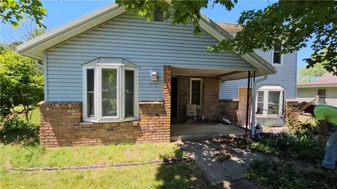 618 S Main St, Granby, MO 64844