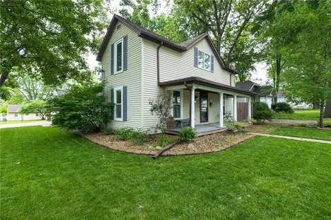 209 E 1st St, Lees Summit, MO 64063