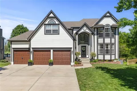20803 S Skyview Ln, Spring Hill, KS 66083