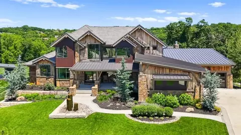 21205 W 94th Ter, Lenexa, KS 66220