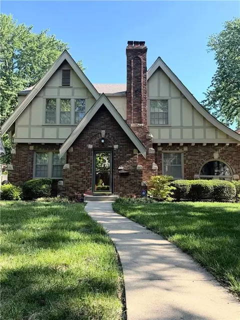610 E 73rd Ter, Kansas City, MO 64131