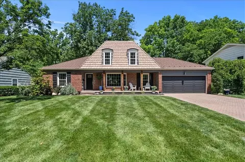 8812 W 106th St, Overland Park, KS 66212