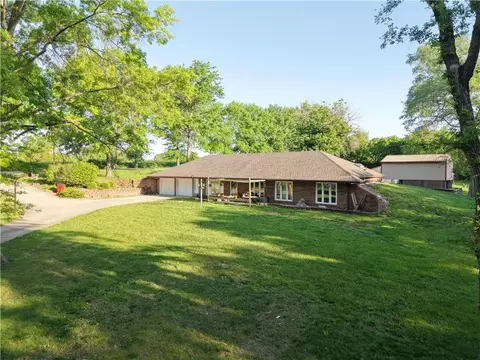 33604 E Corn Spur Rd, Lone Jack, MO 64070