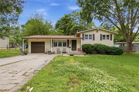 6303 N Park Ave, Gladstone, MO 64118