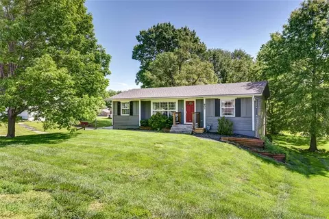 903 S Jefferson St, Kearney, MO 64060