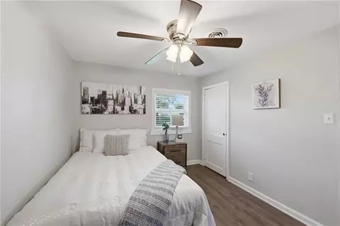 Bedroom - 604 NE Douglas St, Lees Summit, MO 64063 photo 2 of 6