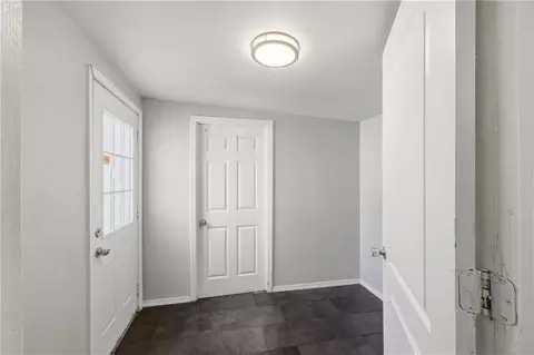 Entry Way - 604 NE Douglas St, Lees Summit, MO 64063 photo 4 of 4