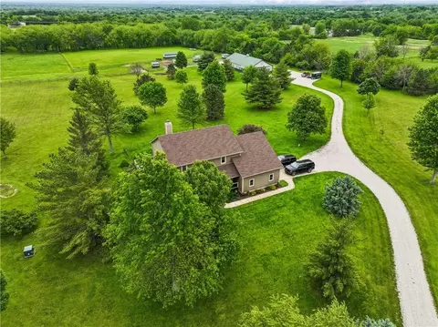 23237 Nall Rd, Bucyrus, KS 66013